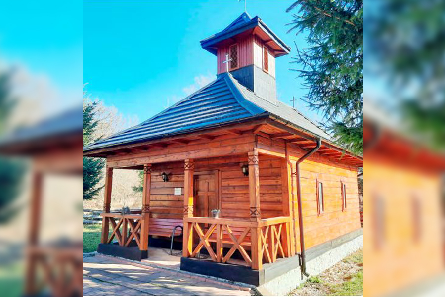Biserica de lemn cu hramul Sf Apostol Andrei și Sf Irina, din satul Piţigaia, comuna Stâlpeni