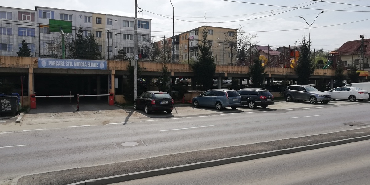 Parcare strada Mircea Eliade Pitesti